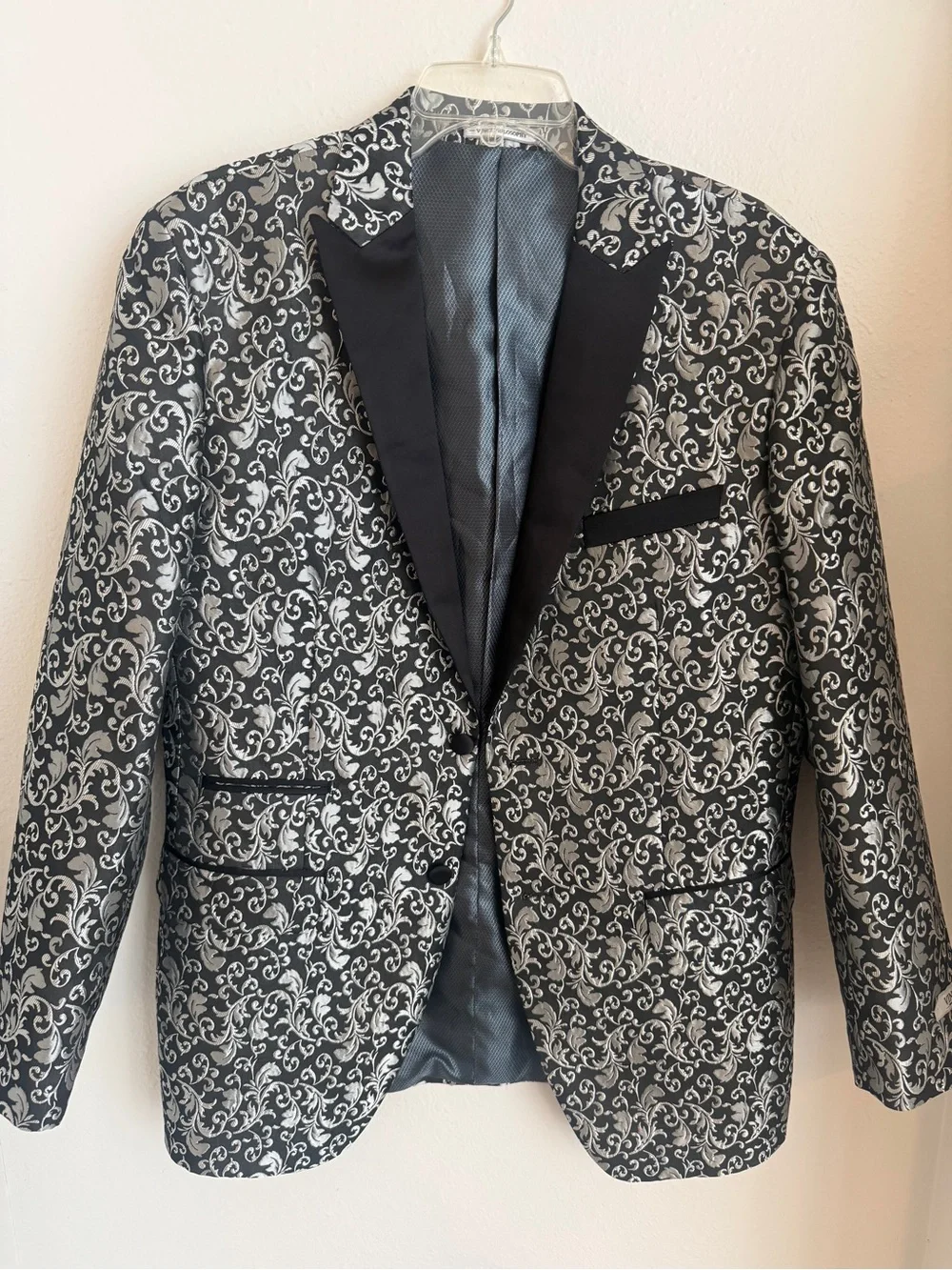 VINCI Black and Silver Paisley Patterned 2-Button Regular Fit Mens Tuexdo Jacket